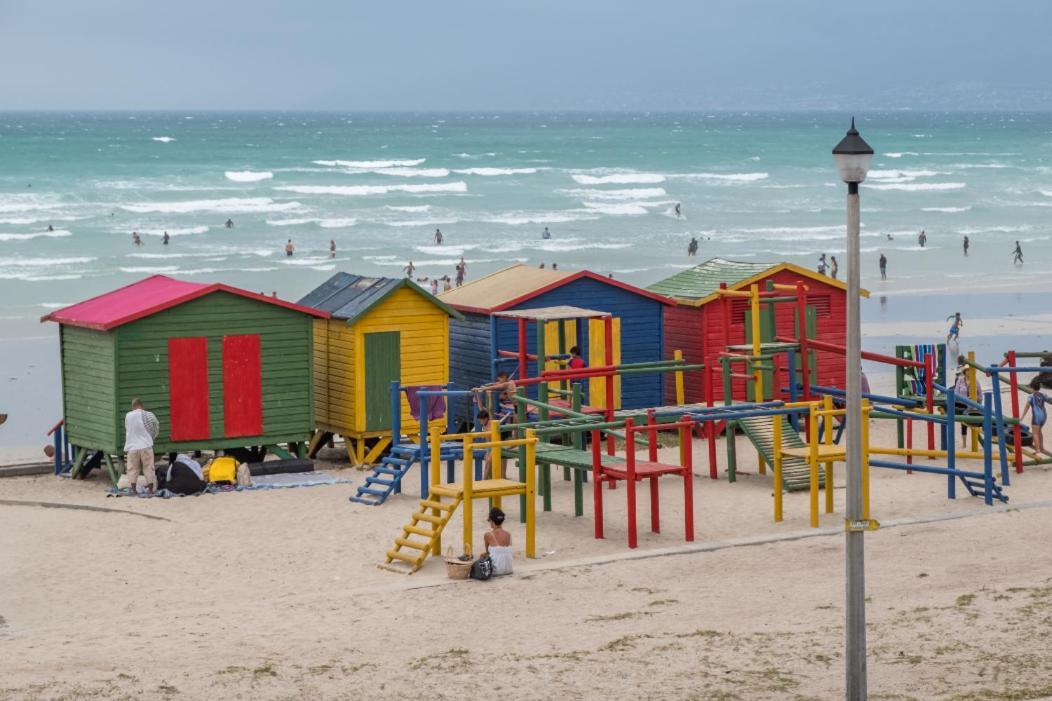 At The Beach - Muizenberg Cape Town Luaran gambar